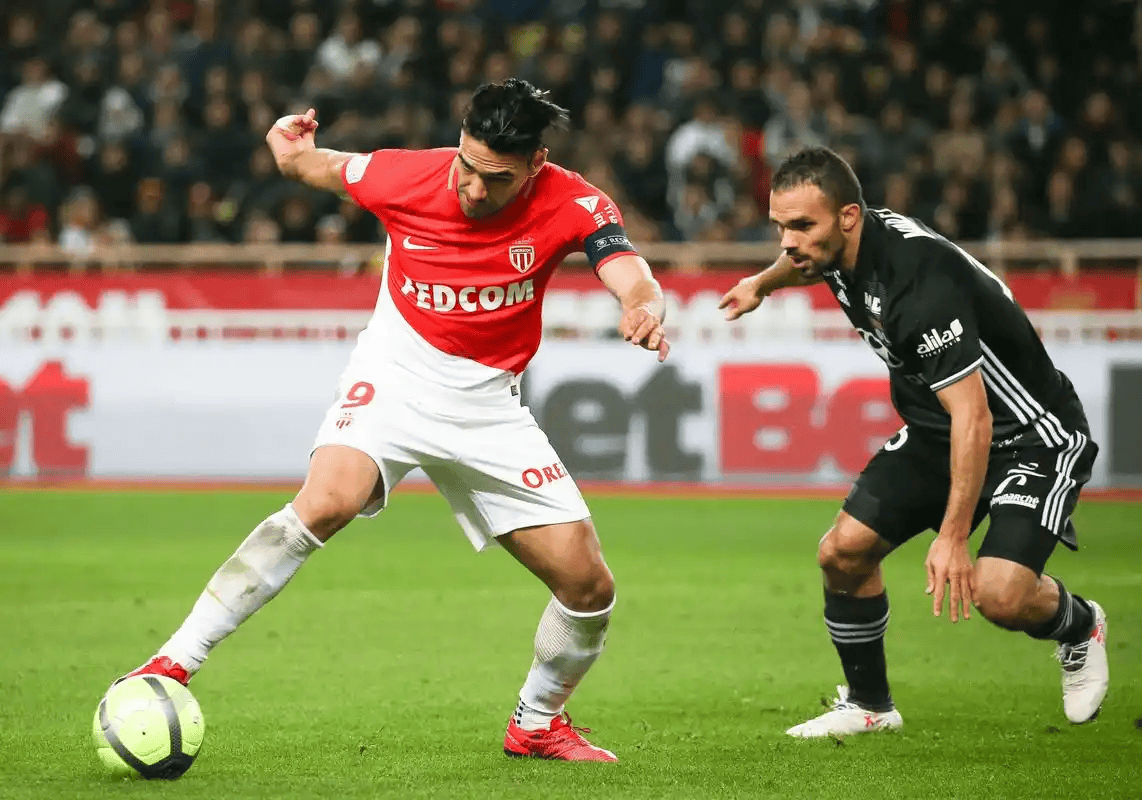 赛后突围战来临，布莱顿围绕法甲临场应变，质疑声仍在，赛季目标并未改变的简单介绍